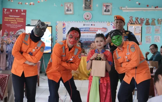 KAI Edukasi Keselamatan Perkeretaapian kepada Siswa SDN 5 Gayam