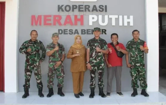 Dandim Klaten Tinjau KDKMP Desa Bener dan Vicon Bersama Wapang TNI