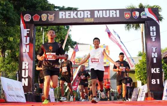 Ribuan Pelari Meriahkan Fun Run HUT ke-81 TNI di Makorem 074 Warastratama