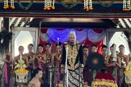 Keraton Surakarta Gelar Upacara Adat Kelengkapan Jumeneng PB XIV Hangabehi