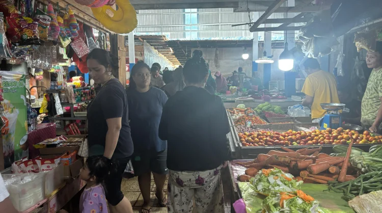 Pedagang Pasar Towo'e Manfaatkan Bulan Ramadan untuk Meraup Keuntungan