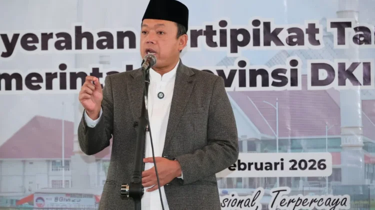 Menteri Nusron Serahkan 3.922 Sertifikat Aset Pemprov Jakarta