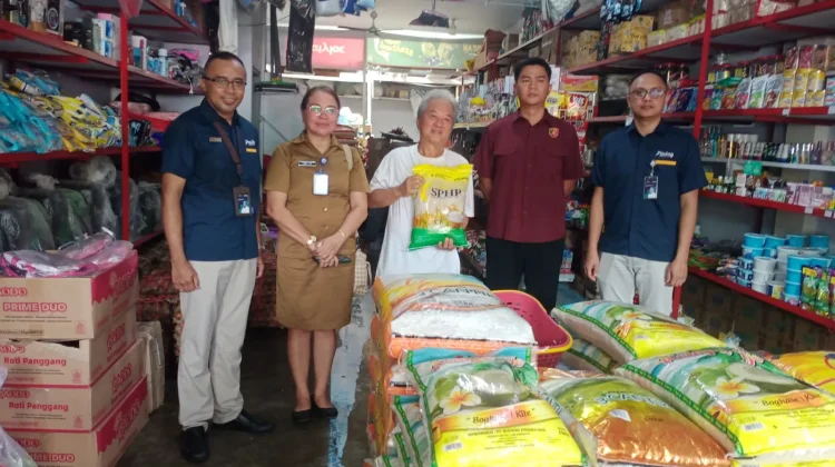 Bulog Tahuna Sidak Pasar Pastikan Harga Beras Sesuai HET