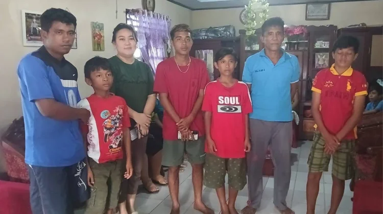 Anggota DPRD Sulut Vionita Kuera Jenguk Lima Korban yang Diselamatkan Nelayan