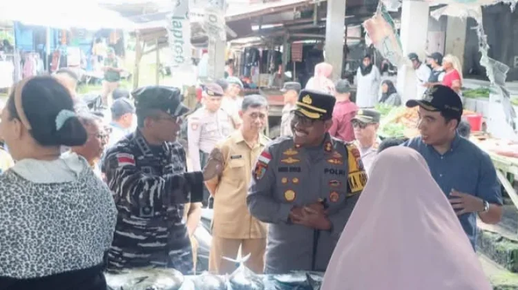 ,Kapolres Sangihe   Memantau Operasi Pasar
