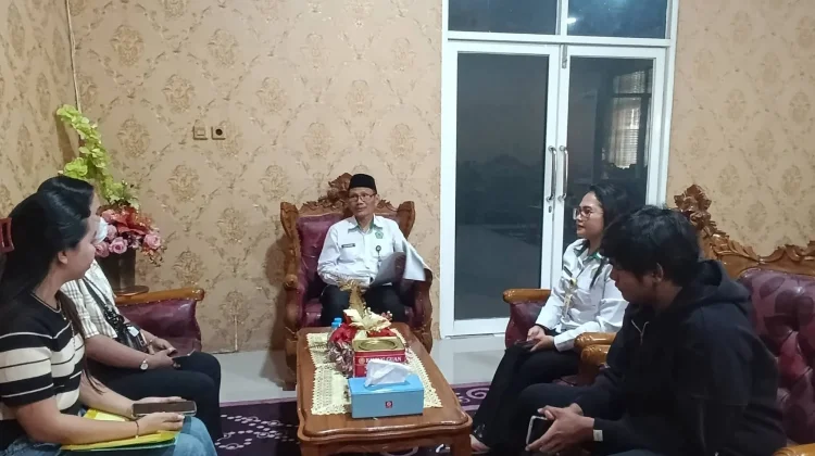 Kolaborasi Mahasiswa Polnustar Bangun Aplikasi Terintegrasi Data Keagamaan