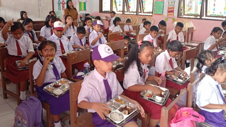 Warga Cari Kepastian MBG, Koordinator MBG Sangihe Cuek