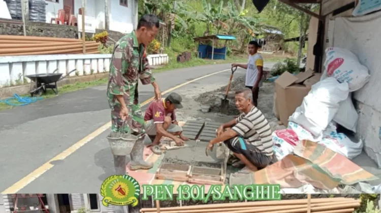 Kehadiran Babinsa Ringankan Beban Pembangunan Rumah Warga