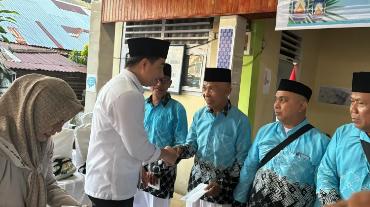 Bupati Thungari Lepas Sepuluh Calon Jemaah Haji Asal Sangihe