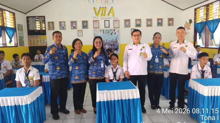 Kasi BIMAS Kristen Kemenag Buka Ujian Akhir Sekolah di SMP Negeri 4 Tahuna