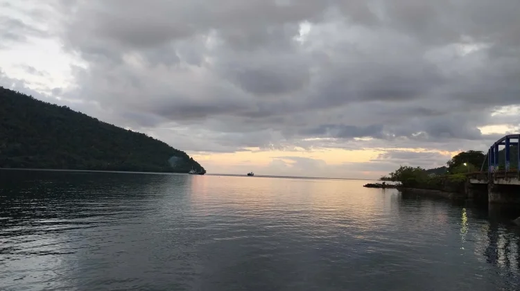 Prakiraan Cuaca Sangihe Berawan hingga Hujan Ringan