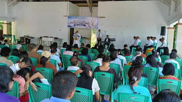 GMIST Imanuel Tahuna Rayakan Kenaikan Tuhan Yesus di Pantai Pananuareng