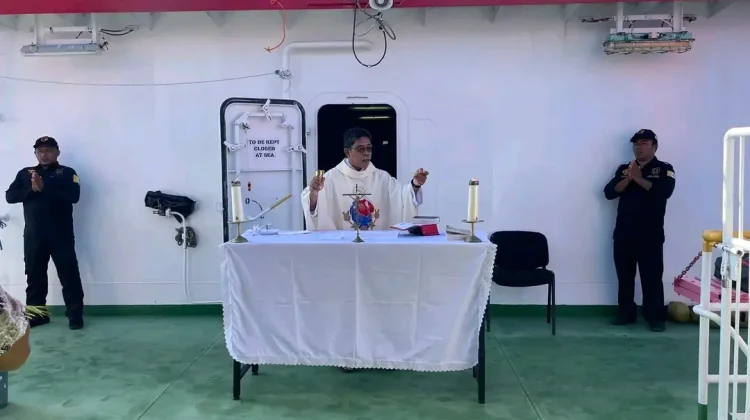Perayaan Ekaristi  Kenaikan Tuhan di Atas KM Sanus 109