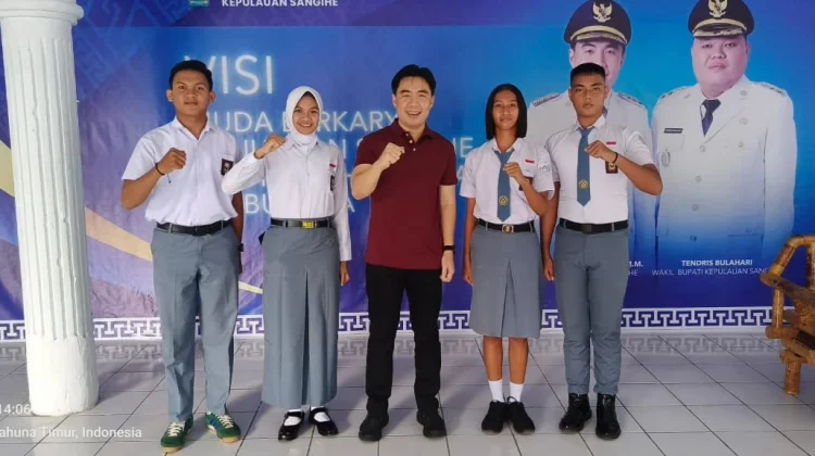 Bupati Michael Thungari, Lepas Empat Capas Sangihe