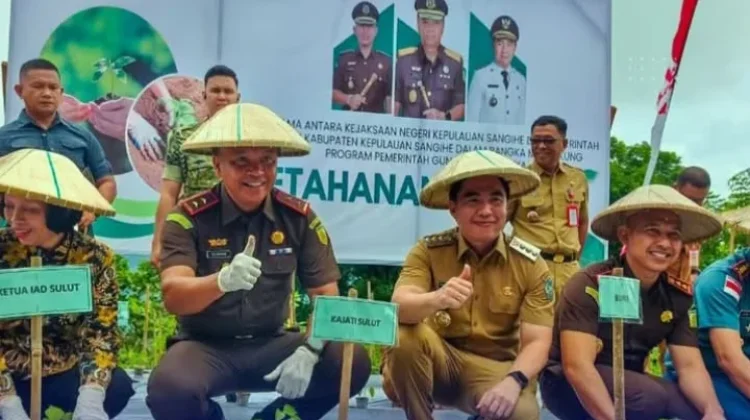Kunker Kejati di Sangihe Ikut Tanam Seribu Cabe di Lenganeng