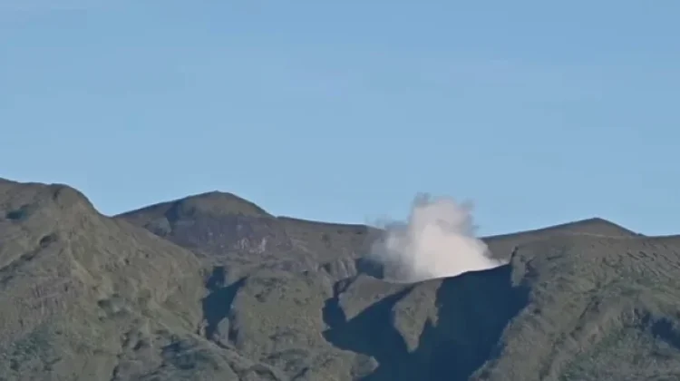 Pemda Larang Aktivitas di 4KM terkait Peningkatan Status Level III Gunung Awu