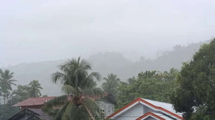 Cuaca Hari Minggu di Sangihe Berawan hingga Hujan Ringan