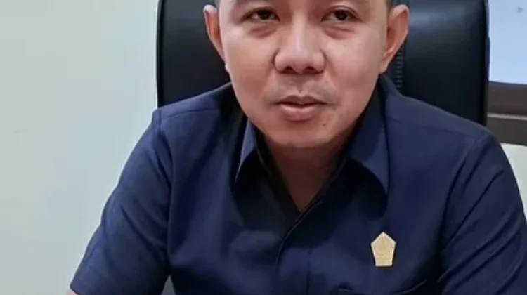 Rapat Paripurna: Hontong PLT Ketua Dewan Gantikan Sondakh