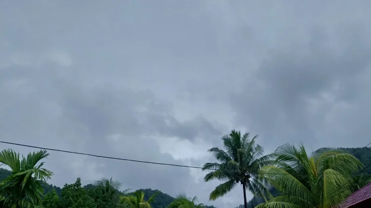 Cuaca Sangihe Berawan hingga Hujan Ringan
