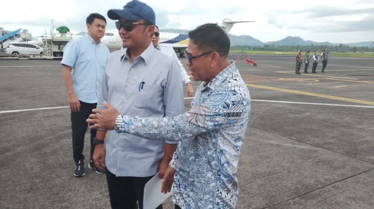 Plt Bupati Sitaro Antar Kepulangan Mensesneg RI usai Kunker di Sulut