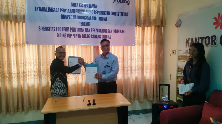 RRI Tahuna dan Bulog Tandatangani Kerjasama Penyiaran