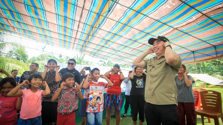 Bupati Sangihe Thungari Turun Langsung Lakukan Trauma Healing di Pulau Kawio