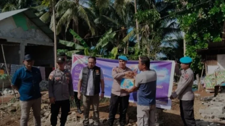 Peduli Warga, Polres Sangihe Berikan Bantuan Logistik Korban Gempa