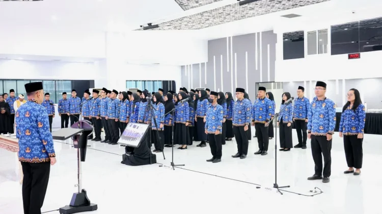 Wamen Ossy Ambil Sumpah 1.322 PNS dan Lantik 212 Jabfung