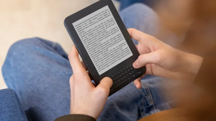 E-Reader, Solusi Nyaman Menikmati Buku Digital tanpa Cepat Lelah Mata