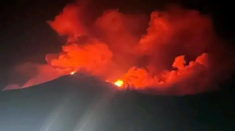 Gunung Karangetang Erupsi, PLT Bupati Sitaro Himbau Warga Waspada