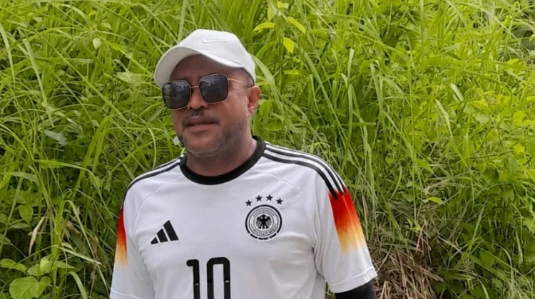 Penggemar Sepak  Bola Sangihe Roy Mododahi Jagokan Spanyol Juara Piala Dunia 2026