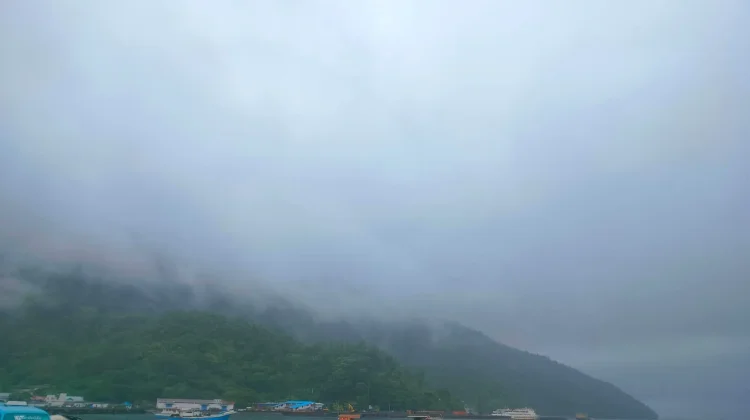 Prakiraan Cuaca Sangihe Berawan Tebal hingga Hujan Ringan