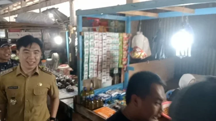 Dipimpin Bupati Michael Thungari Pemda Gelar Operasi Pasar Pantau Stok dan Harga