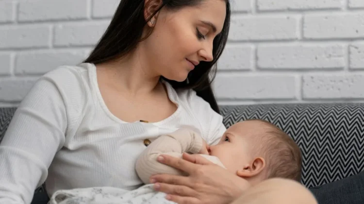 ASI Paling Utama, Peran Menyusui Tetap Menyenangkan meski Ibu Bekerja