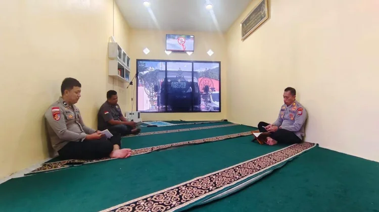Binrohtal Polres Sangihe Perkuat Iman Personel Muslim