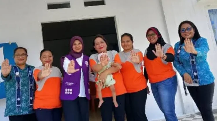 Ketua TP PKK Tabukan Utara Kunjungi Posyandu Kampung Tola