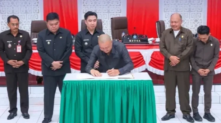 Thungari dan Pimpinan DPRD Tandatangani Kesepakatan bersama Ranperda APBD-P