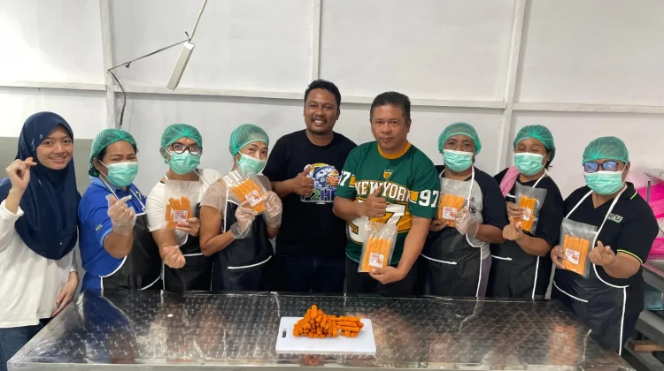 Polnustar Latih Kelompok Sengkanaung Manente Olah Tuna Jadi Stik Naget