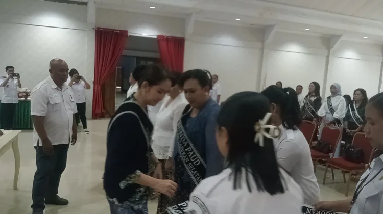 Ketua Tim Penggerak PKK Sangihe Lantik 7 Bunda Paud