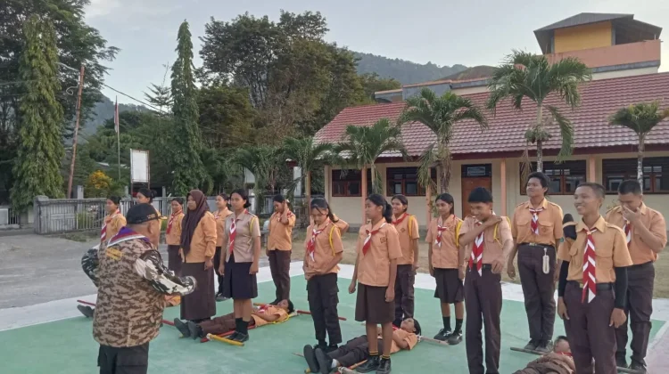 GuDep SMKN 2 Tahuna Latihan Simpul, Tandu dan Evakuasi Korban