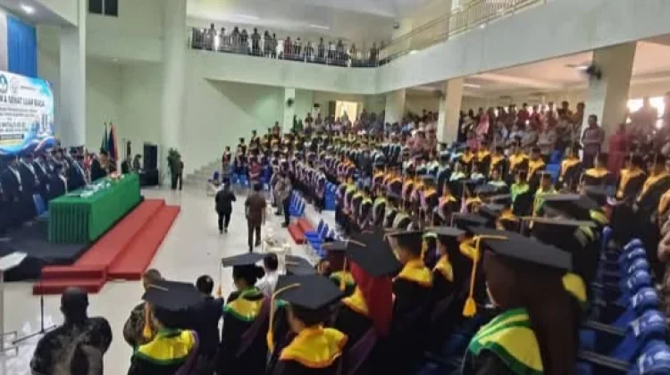 Direktur Polnustar Tahuna Ingatkan Wisudawan Terus Tingkatkan Kompetensi