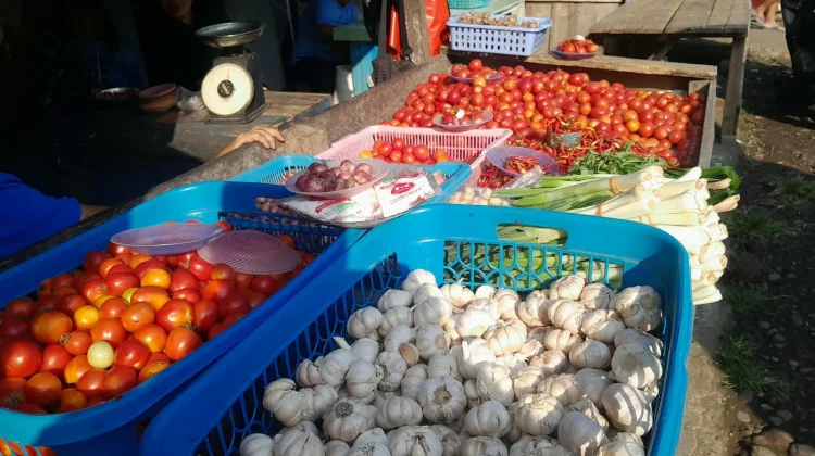 Daya Beli Menurun, Pedagang Rempah di Pasar Manganitu Kurangi Pasokan