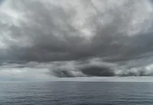 Waspada, Cuaca Hujan Petir dan Gelombang Laut Sangihe Capai 2,5 Meter