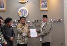 Perkuat Kepastian Hukum Tanah, Gubernur Sulut Terima Dokumen RTRW