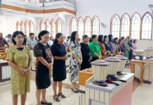 Pendeta  Revol Lantik Panitia Paskah Jemaat Kendaguruata Tahuna