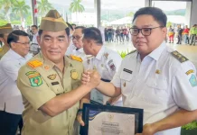 Wabup Sangihe Bulahari Terima Penghargaan Pembina K3