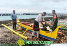 Babinsa Marore Bantu Nelayan Perbatasan