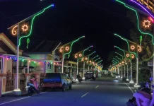 Warga Pendatang Terpukau dengan Lampu Hias Jalan Tidore, Sangihe