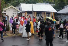 Umat Katolik Kota Tahuna Prosesi  Jalan Salib