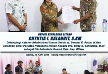 Bupati Sitaro Serahkan SK Plh Sekda kepada Eddy Salindeho